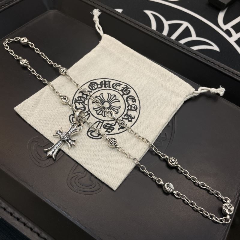 Ch*0me He**ts necklaces